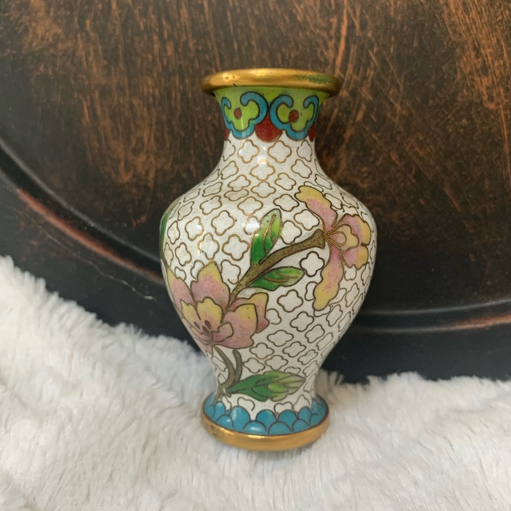 Vtg White Cloisonne Enamel Vase